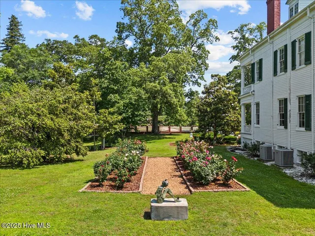 $3,799,900 | 121 West King Street, Edenton, NC 27932