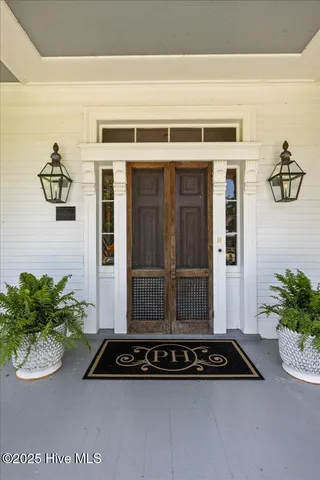 $3,799,900 | 121 West King Street, Edenton, NC 27932