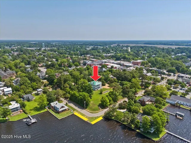 $3,799,900 | 121 West King Street, Edenton, NC 27932