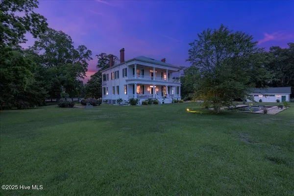 $3,495,000 | 121 West King Street, Edenton, NC 27932