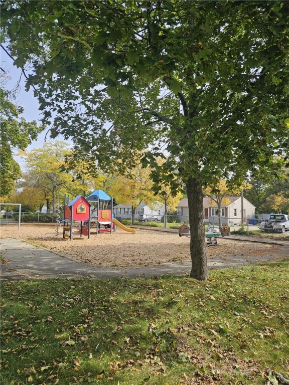 129 1st Avenue Cranston, RI 02910 - Photo 15 of 20