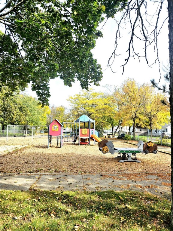 129 1st Avenue Cranston, RI 02910 - Photo 16 of 20