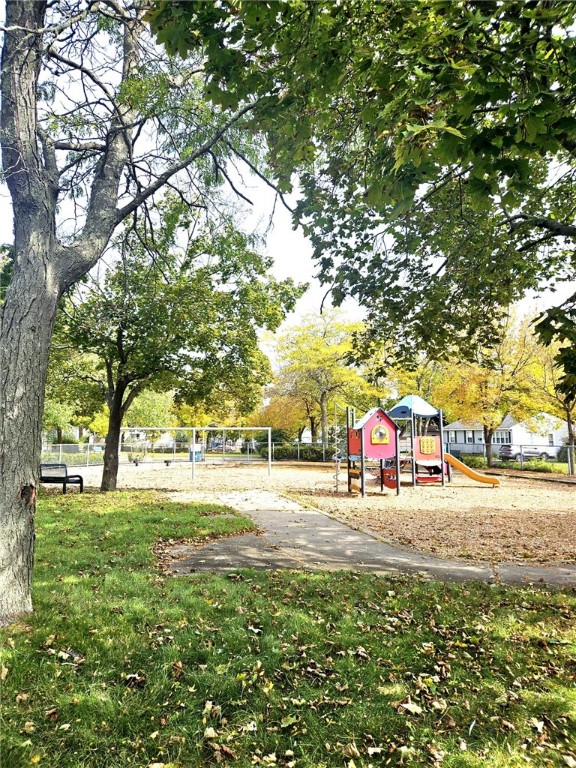 129 1st Avenue Cranston, RI 02910 - Photo 17 of 20