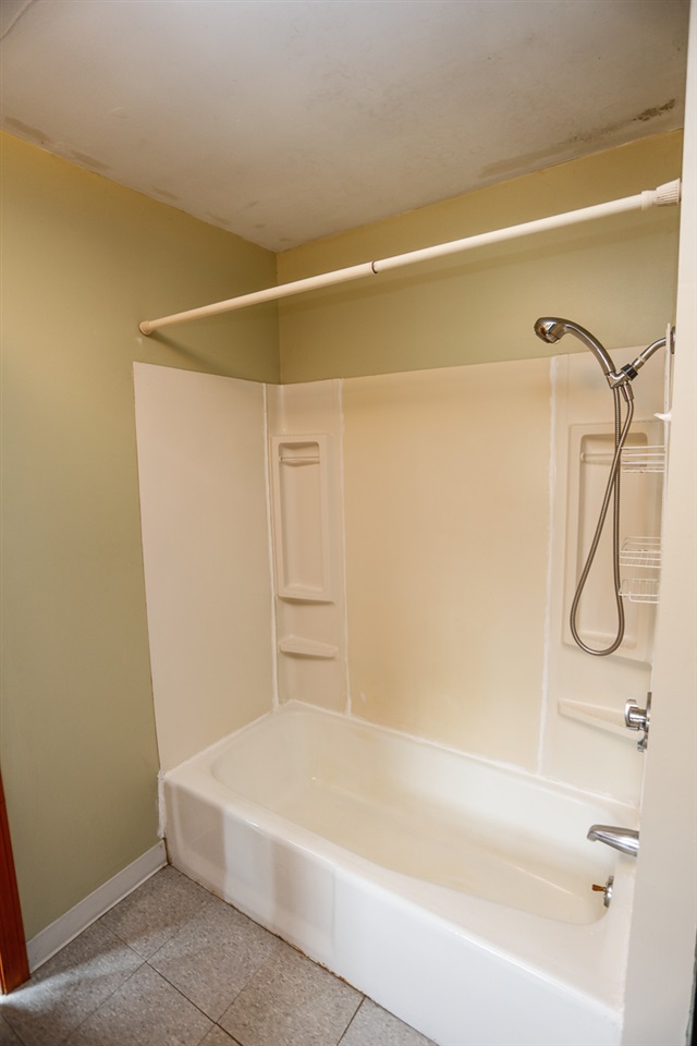 260 East Dunbarton Road Goffstown, NH 03045 - Photo 11 of 32