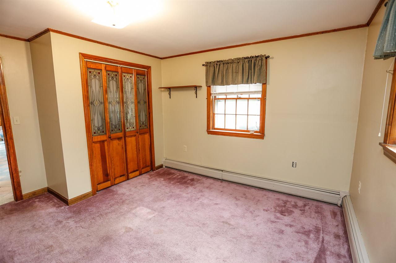 260 East Dunbarton Road Goffstown, NH 03045 - Photo 14 of 32