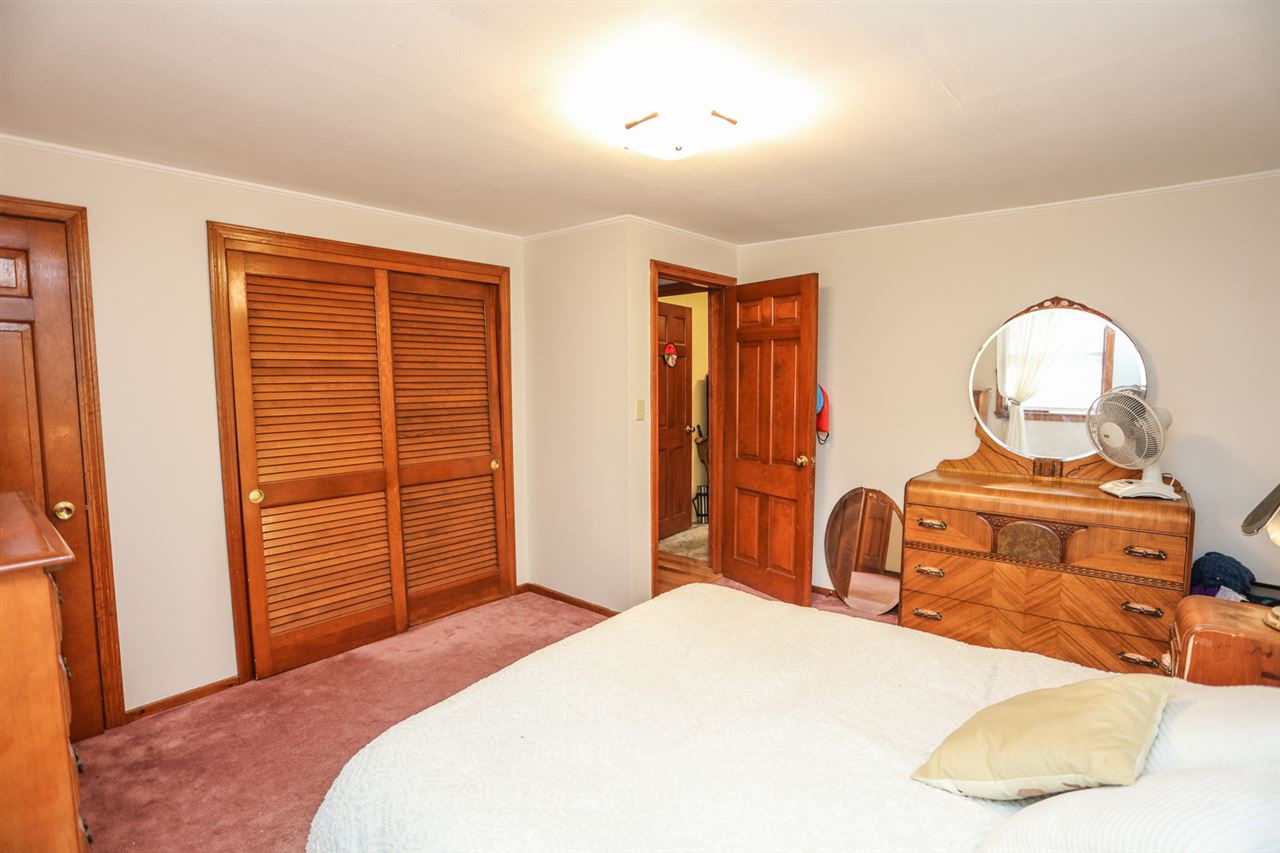 260 East Dunbarton Road Goffstown, NH 03045 - Photo 16 of 32