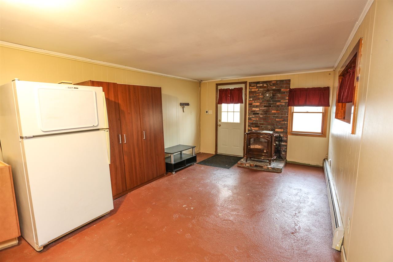 260 East Dunbarton Road Goffstown, NH 03045 - Photo 21 of 32