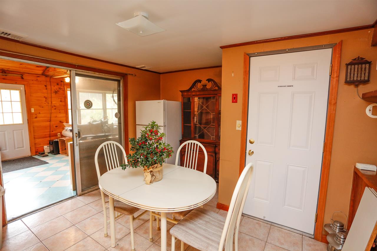 260 East Dunbarton Road Goffstown, NH 03045 - Photo 5 of 32