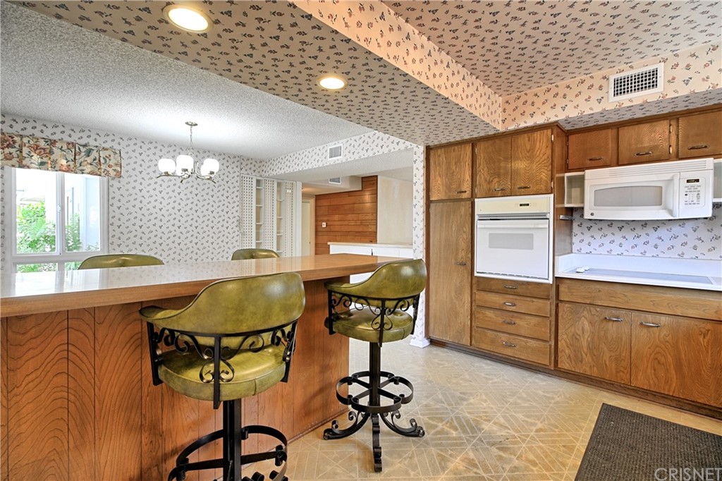 1659 Edgemont Drive Camarillo, CA 93010 - Photo 13 of 28