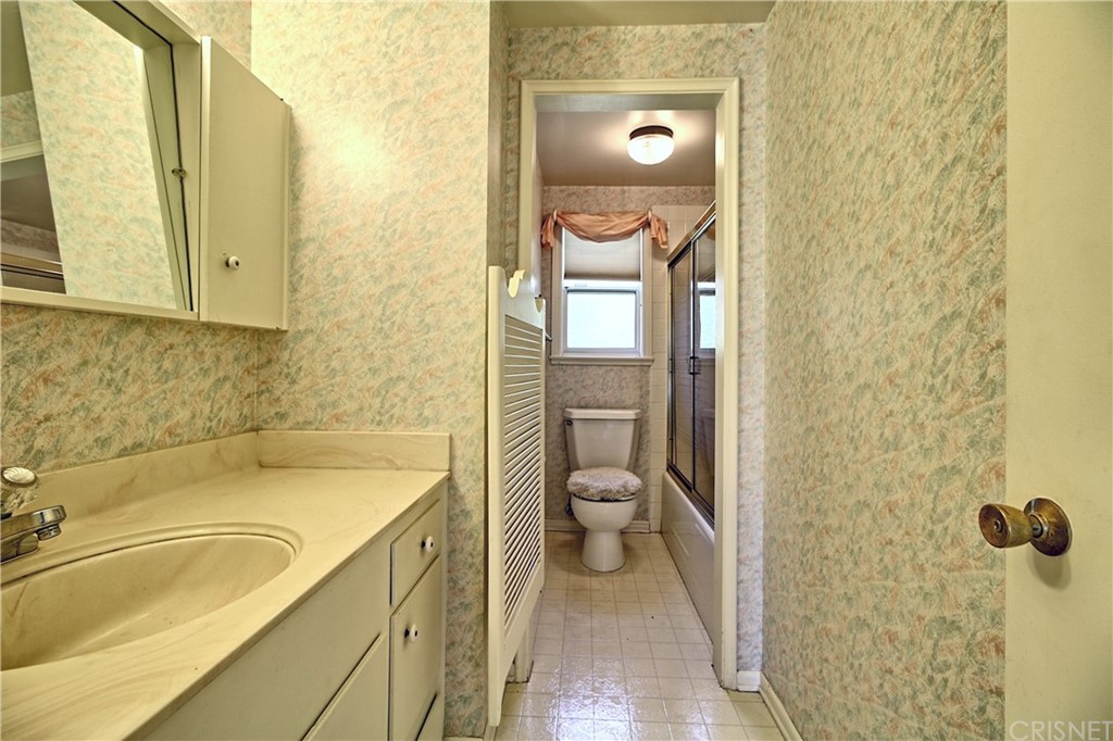 1659 Edgemont Drive Camarillo, CA 93010 - Photo 20 of 28 a bathroom with a sink a toilet and shower