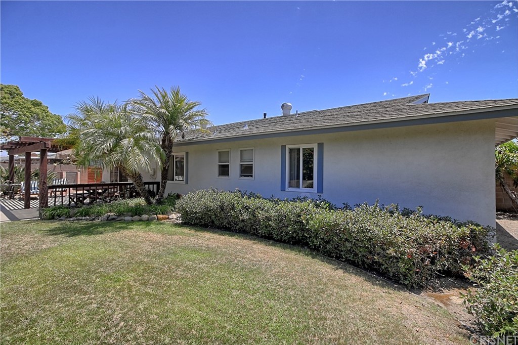 1659 Edgemont Drive Camarillo, CA 93010 - Photo 26 of 28 a view of a backyard with potted plants