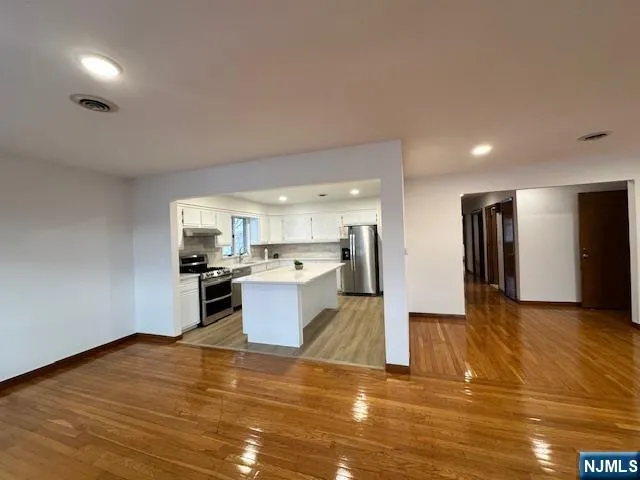 $3,100 | 124 Johnson Avenue, Unit 2, Wallington, NJ 07057