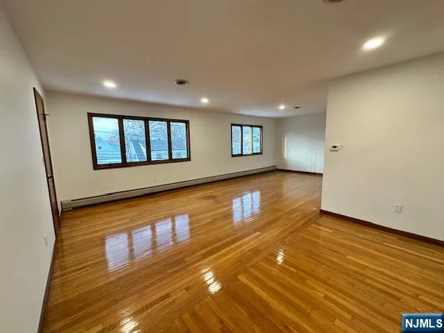 $3,100 | 124 Johnson Avenue, Unit 2, Wallington, NJ 07057