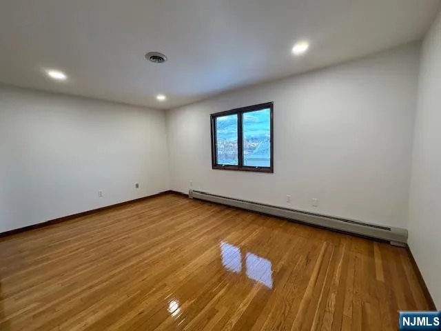 $3,100 | 124 Johnson Avenue, Unit 2, Wallington, NJ 07057