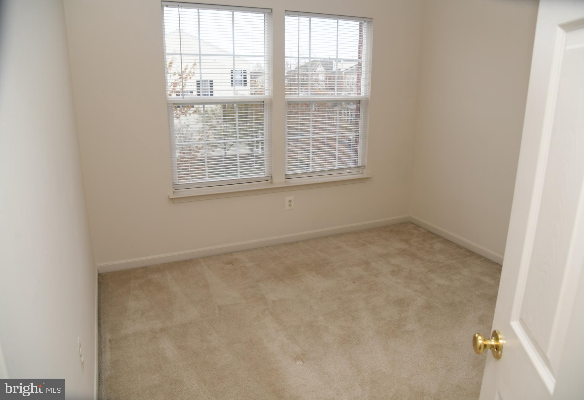 20239 Seneca Square Ashburn, VA 20147 - Photo 13 of 15 Guest BR