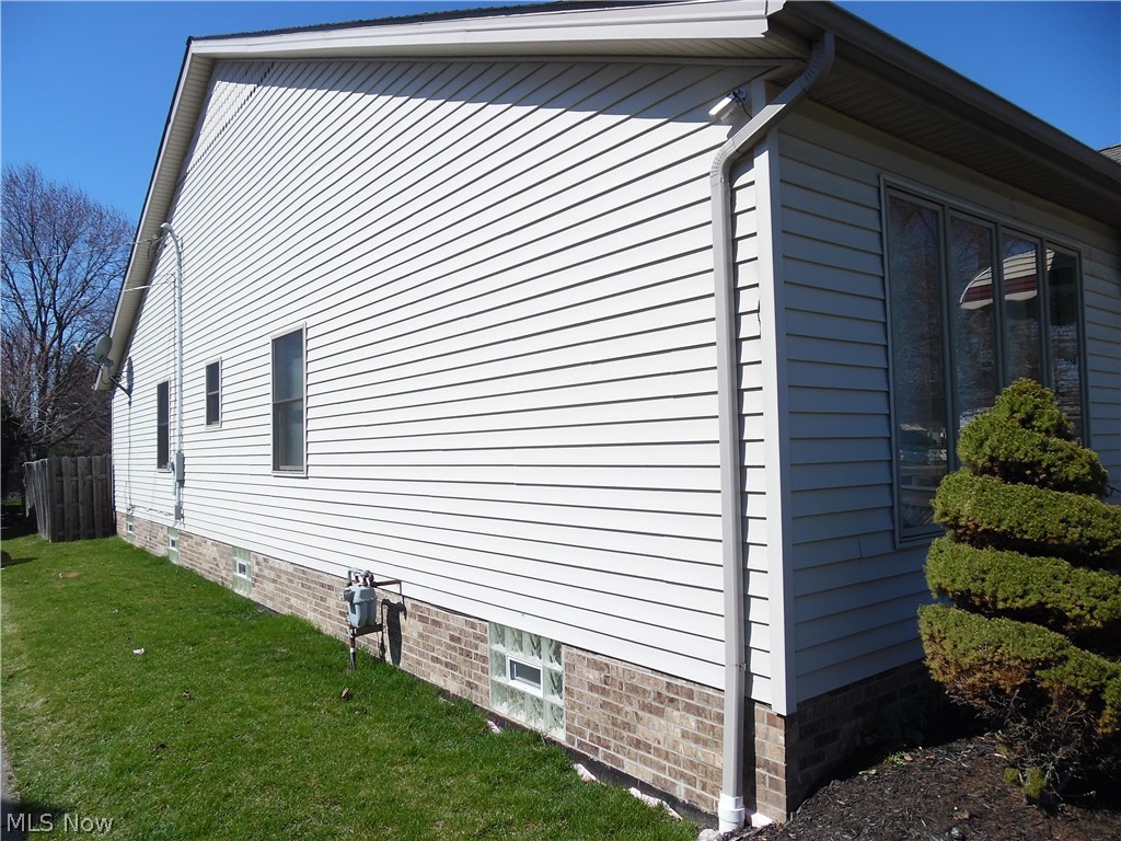 5882 Dunham Road Maple Heights, OH 44137 - Photo 4 of 15