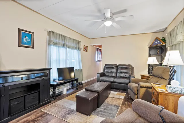 $120,000 | 28 Barksdale Avenue, Londonderry, NH 03053