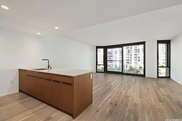 $5,200 | 333 Ward Avenue, Unit 524, Honolulu, HI 96814