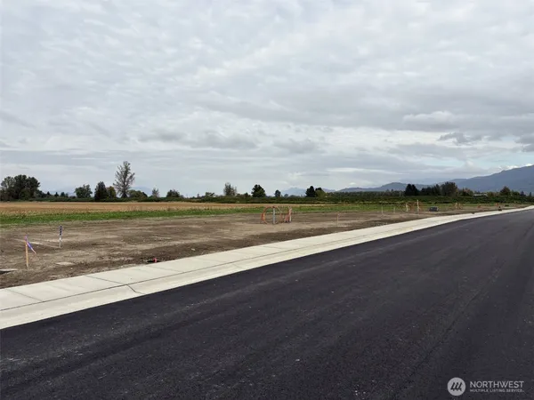 $195,000 | 208 West 4th Street, Everson, WA 98247