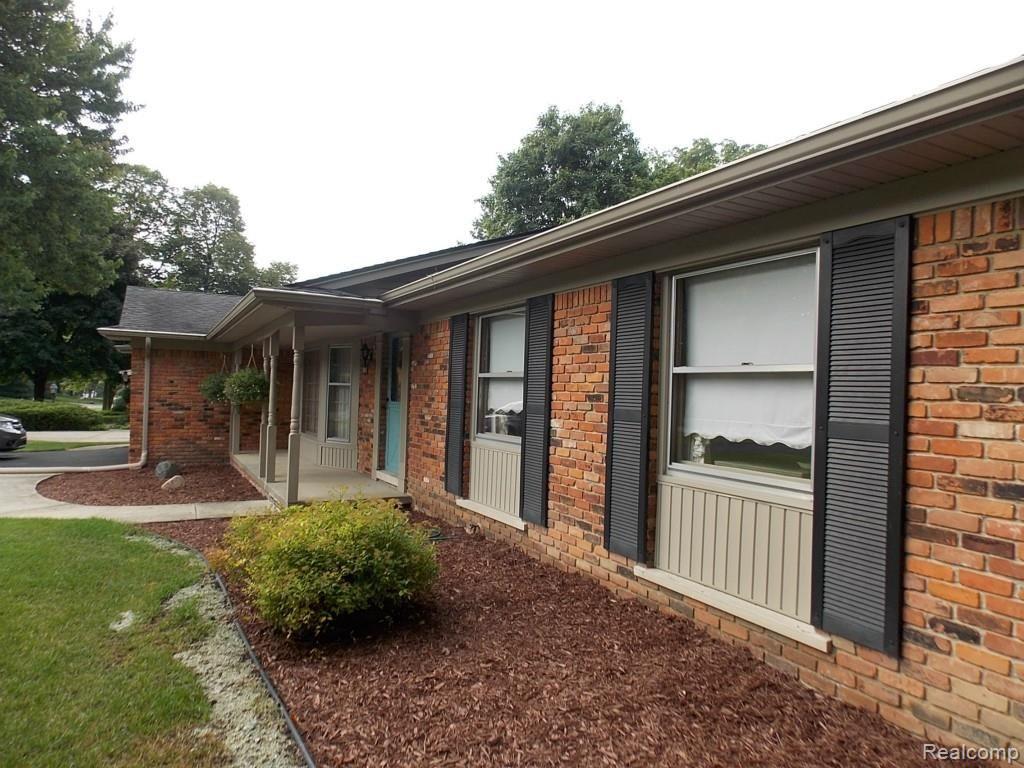 1745 Oakstone Drive Rochester, MI 48309 - Photo 27 of 27 DSCN1224.jpg