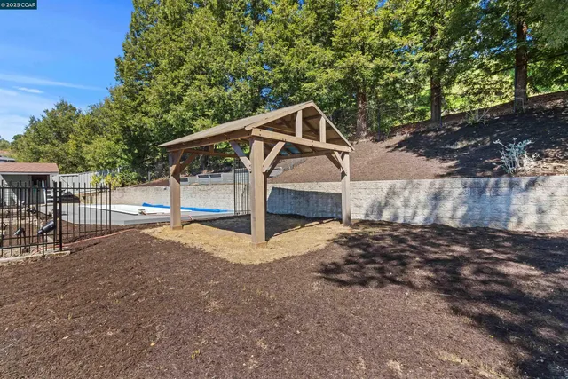 $1,698,000 | 225 Rheem Boulevard, Moraga, CA 94556