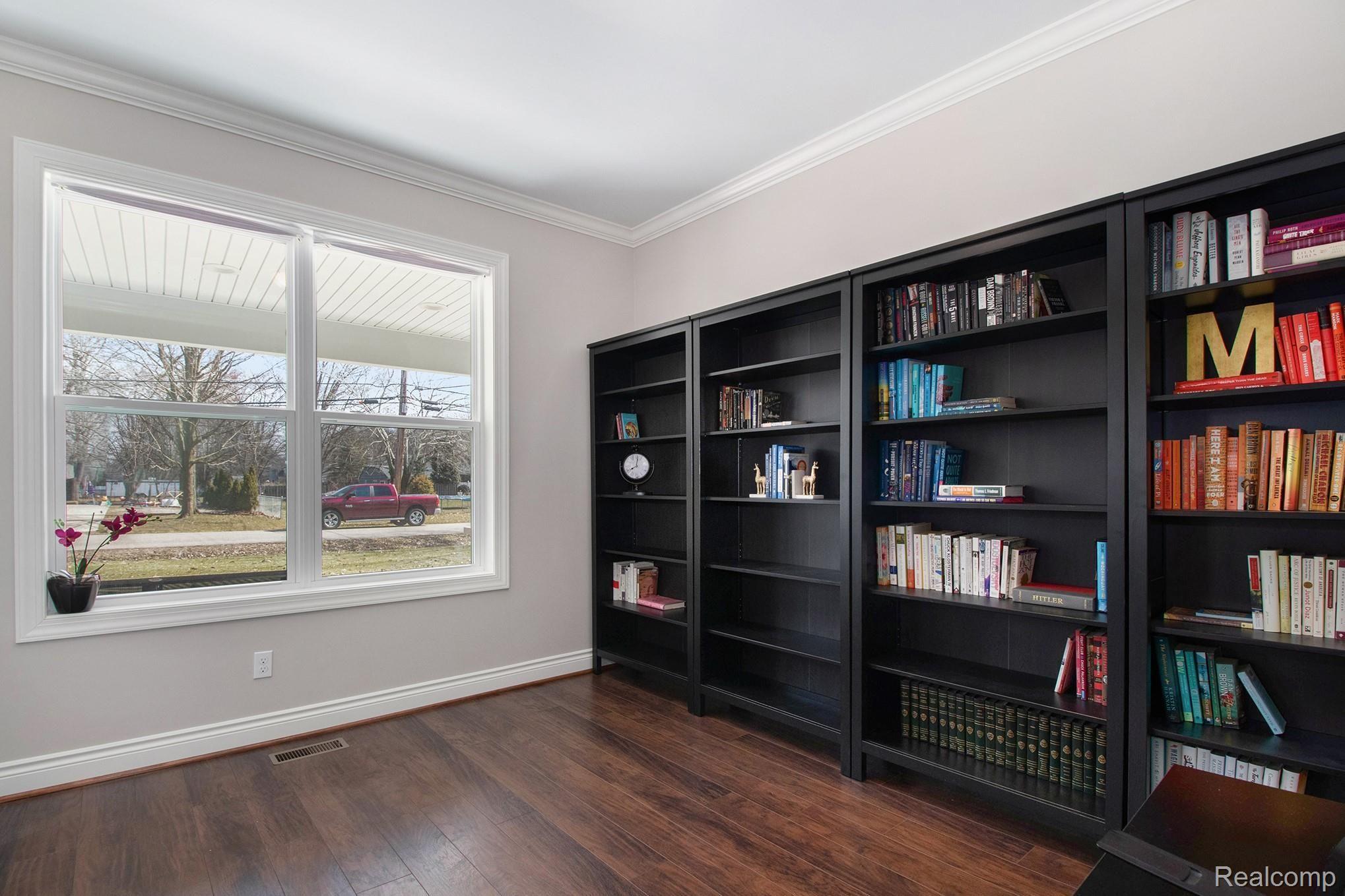 16135 Henry Ruff Road Livonia, MI 48154 - Photo 13 of 38 16135 Henry Ruff (19).jpg