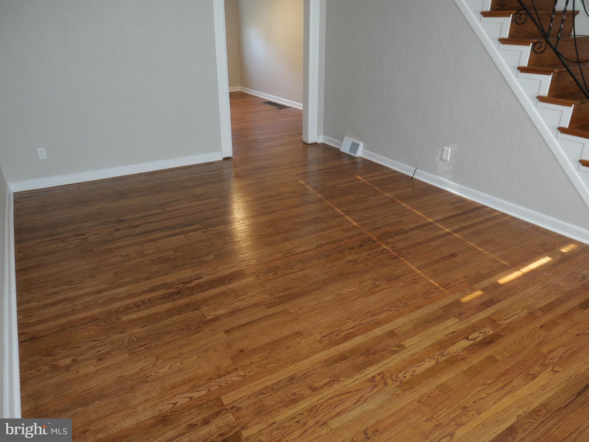 236 Blanchard Road Drexel Hill, PA 19026 - Photo 3 of 26 Living Room