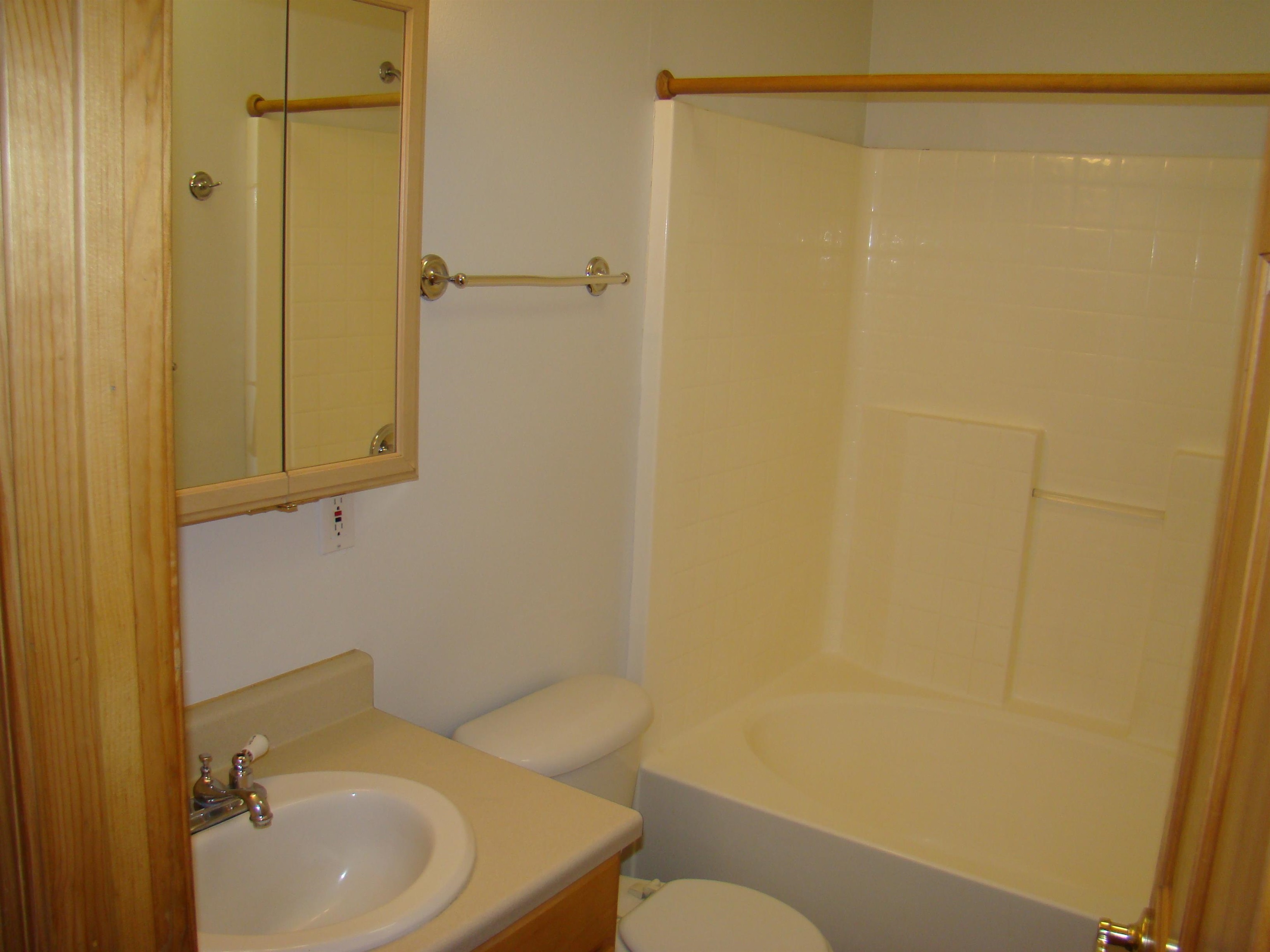 12022 Pine Forest Road Truckee, CA 96161 - Photo 8 of 17 Bath