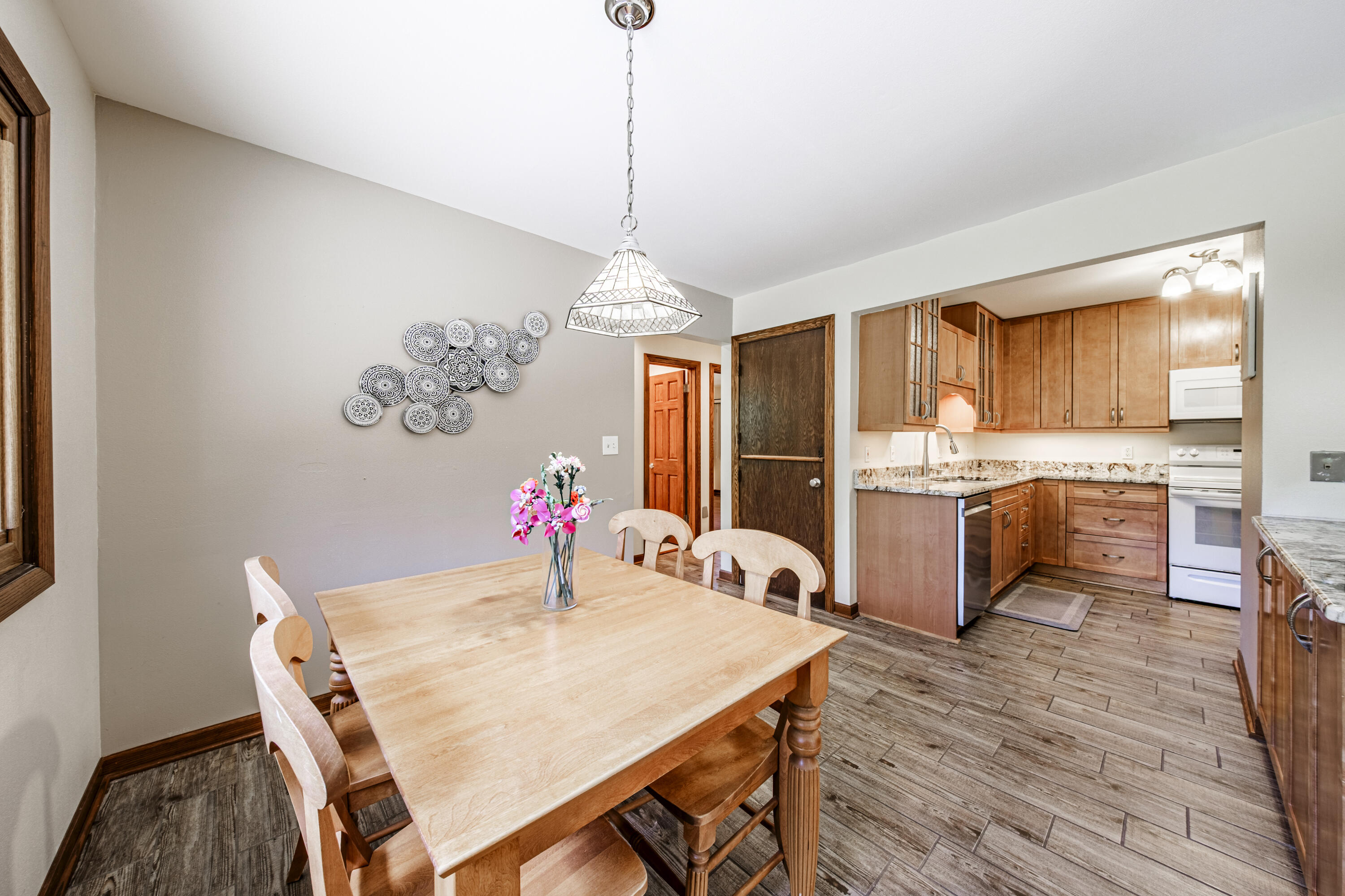 15035 Pomona Road Brookfield, WI 53005 - Photo 21 of 53 Dinette
