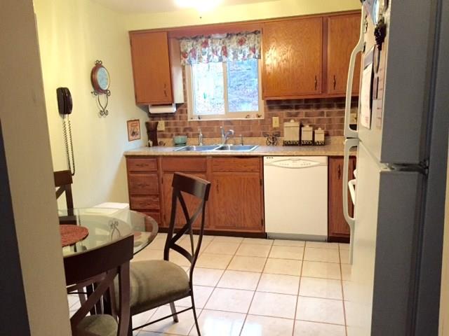 8920 Highland Road Pittsburgh, PA 15237 - Photo 14 of 24 kitchen
