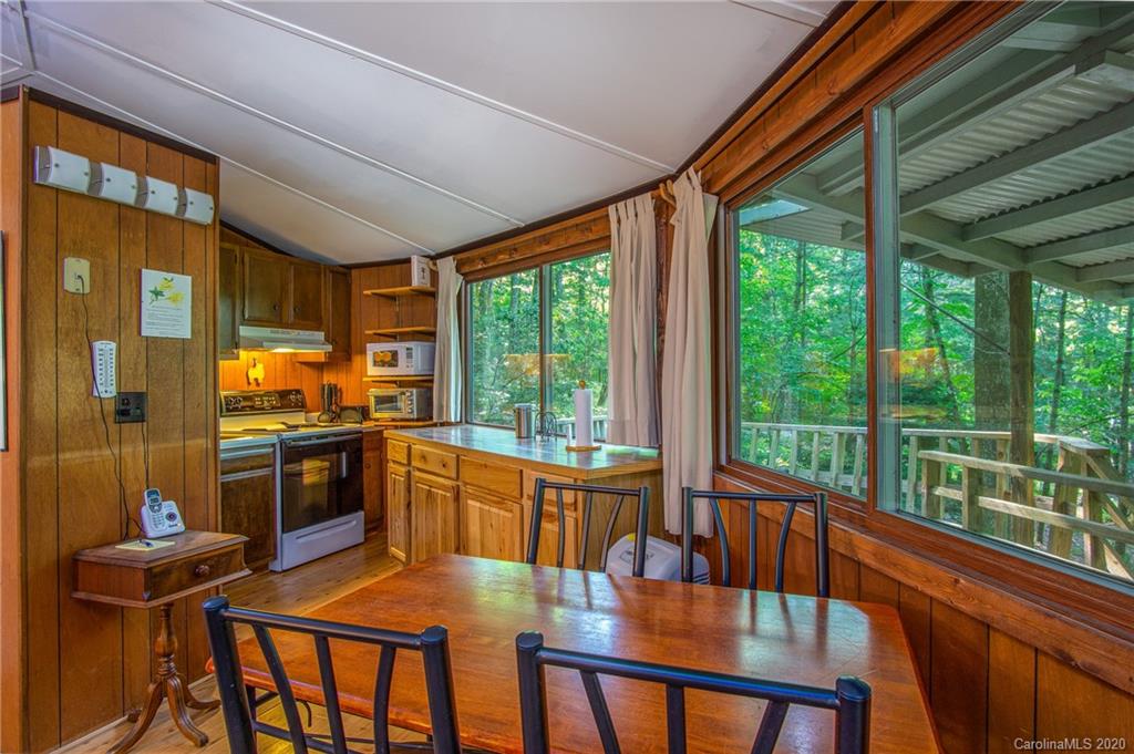 1006 Cardinal Road Brevard, NC 28712 - Photo 6 of 13 Gallery Image 6