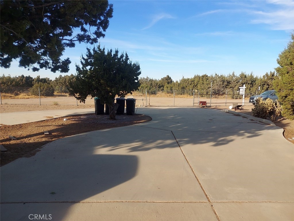 10521 Hollister Road, Unit 269 Oak Hills, CA 92344 - Photo 34 of 37