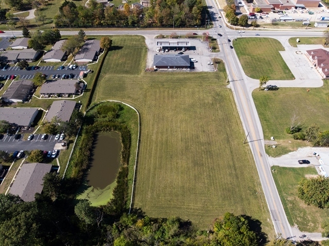 865 North German Church Road Indianapolis, IN 46229 - Photo 4 of 10