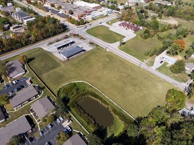 865 North German Church Road Indianapolis, IN 46229 - Photo 5 of 10