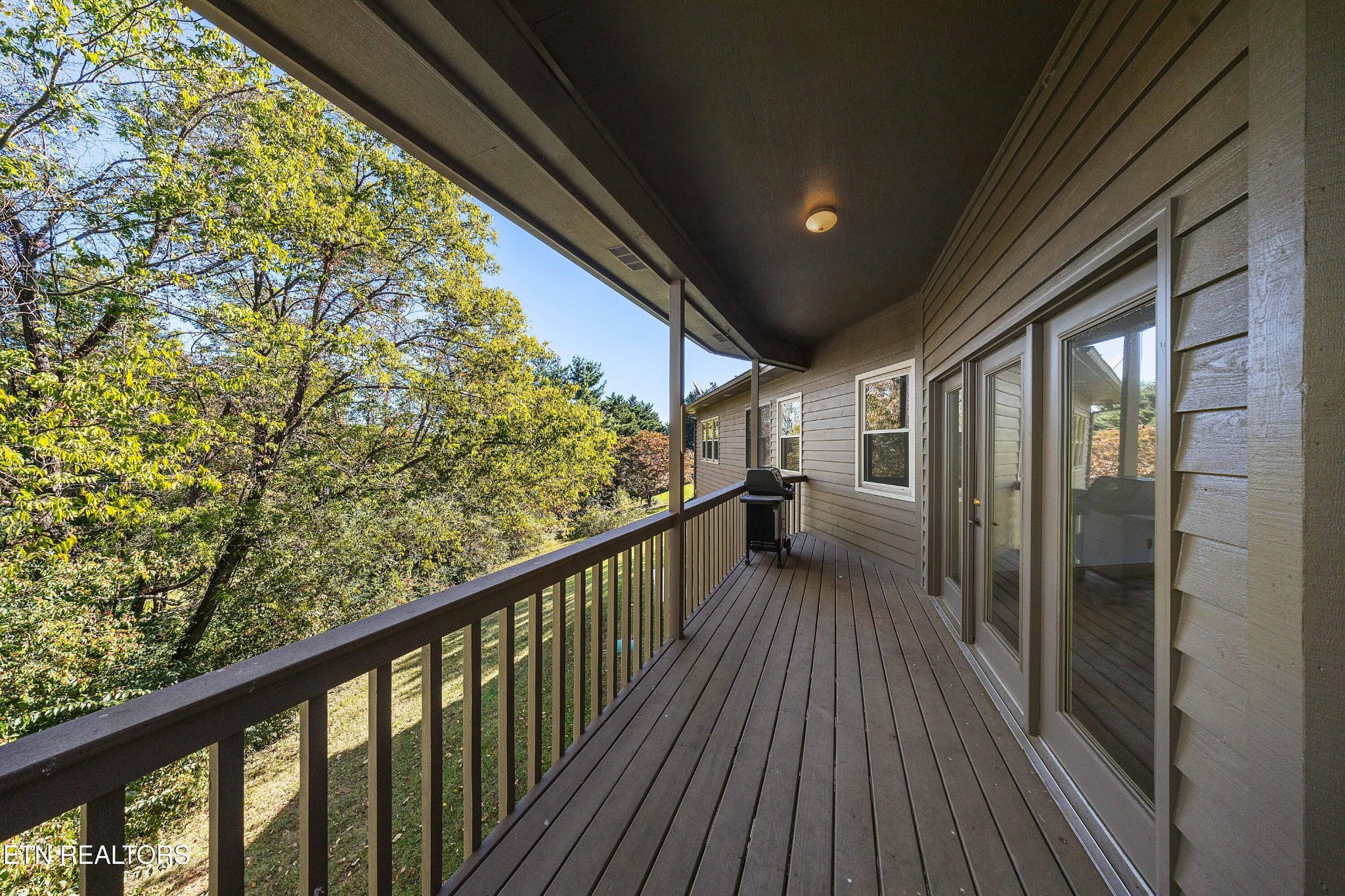 103 Farmington Place Clinton, TN 37716 - Photo 38 of 40 a view of a balcony