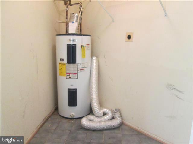 15 Beagle Run, Unit 98 Baltimore, MD 21236 - Photo 16 of 16 a view of dining room with wooden floor