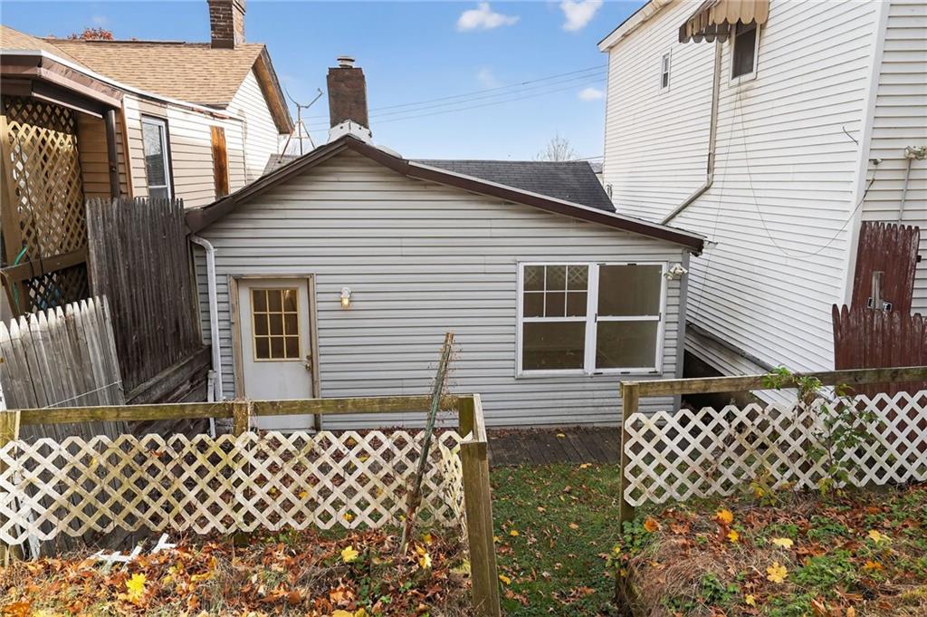 417 Alexander Street McKees Rocks, PA 15136 - Photo 17 of 21 a front view of a house