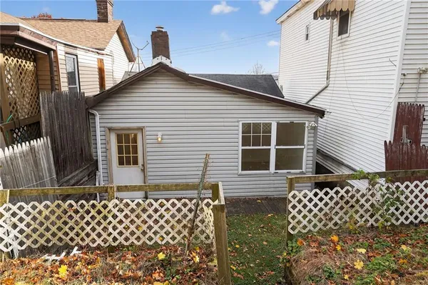 $72,500 | 417 Alexander Street, McKees Rocks, PA 15136