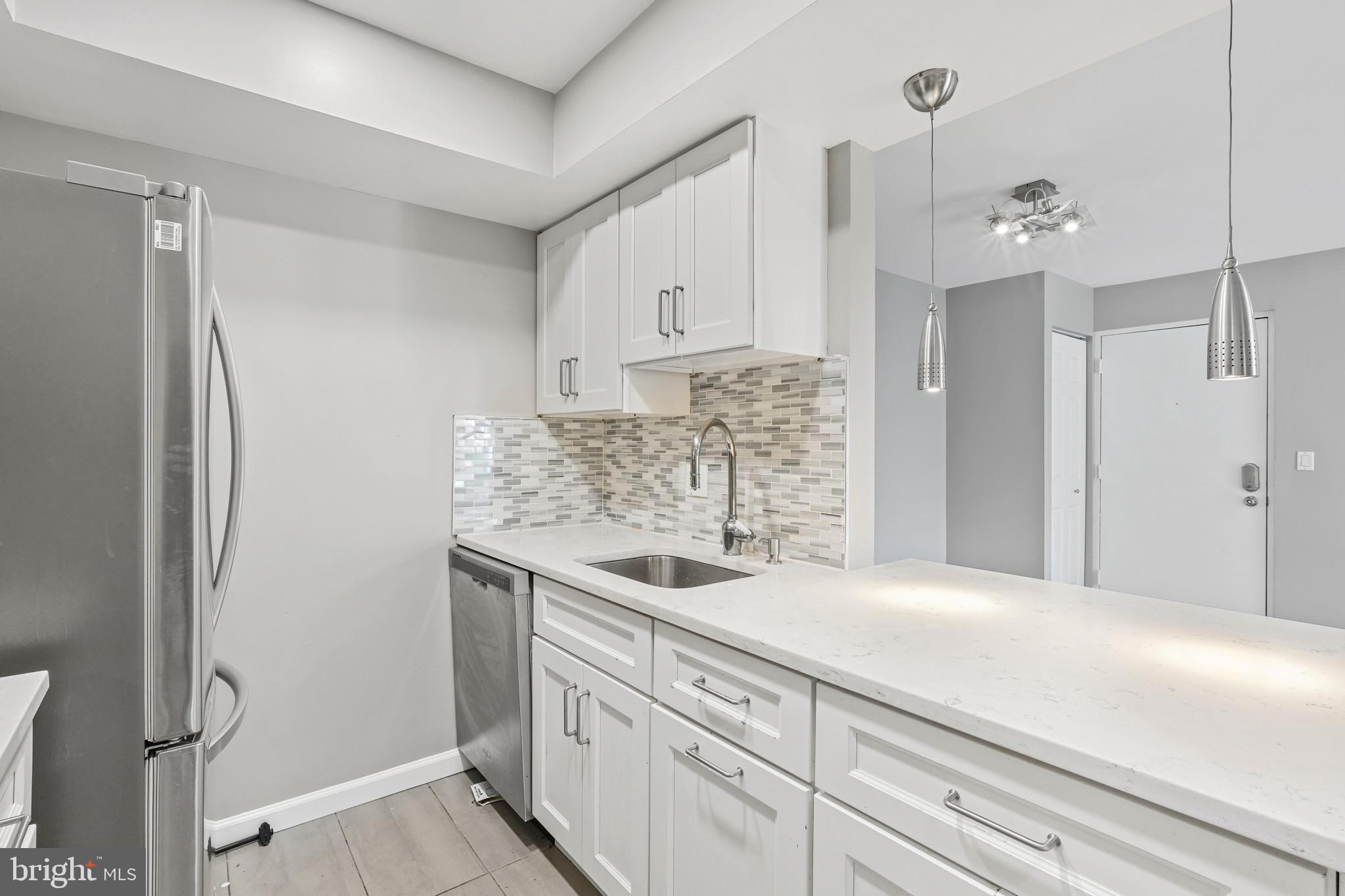 14807 Rydell Road, Unit 203 Centreville, VA 20121 - Photo 11 of 30 Kitchen