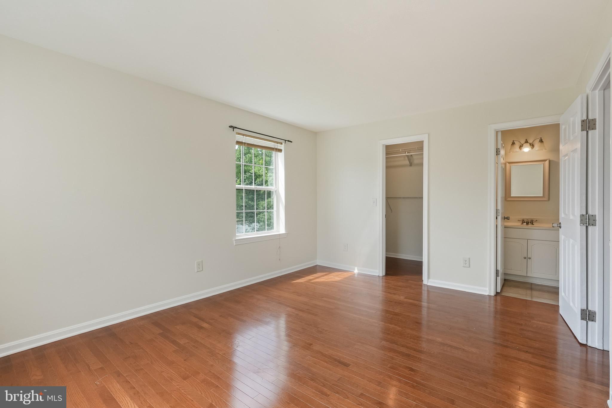 14807 Rydell Road, Unit 203 Centreville, VA 20121 - Photo 18 of 30 Master bedroom