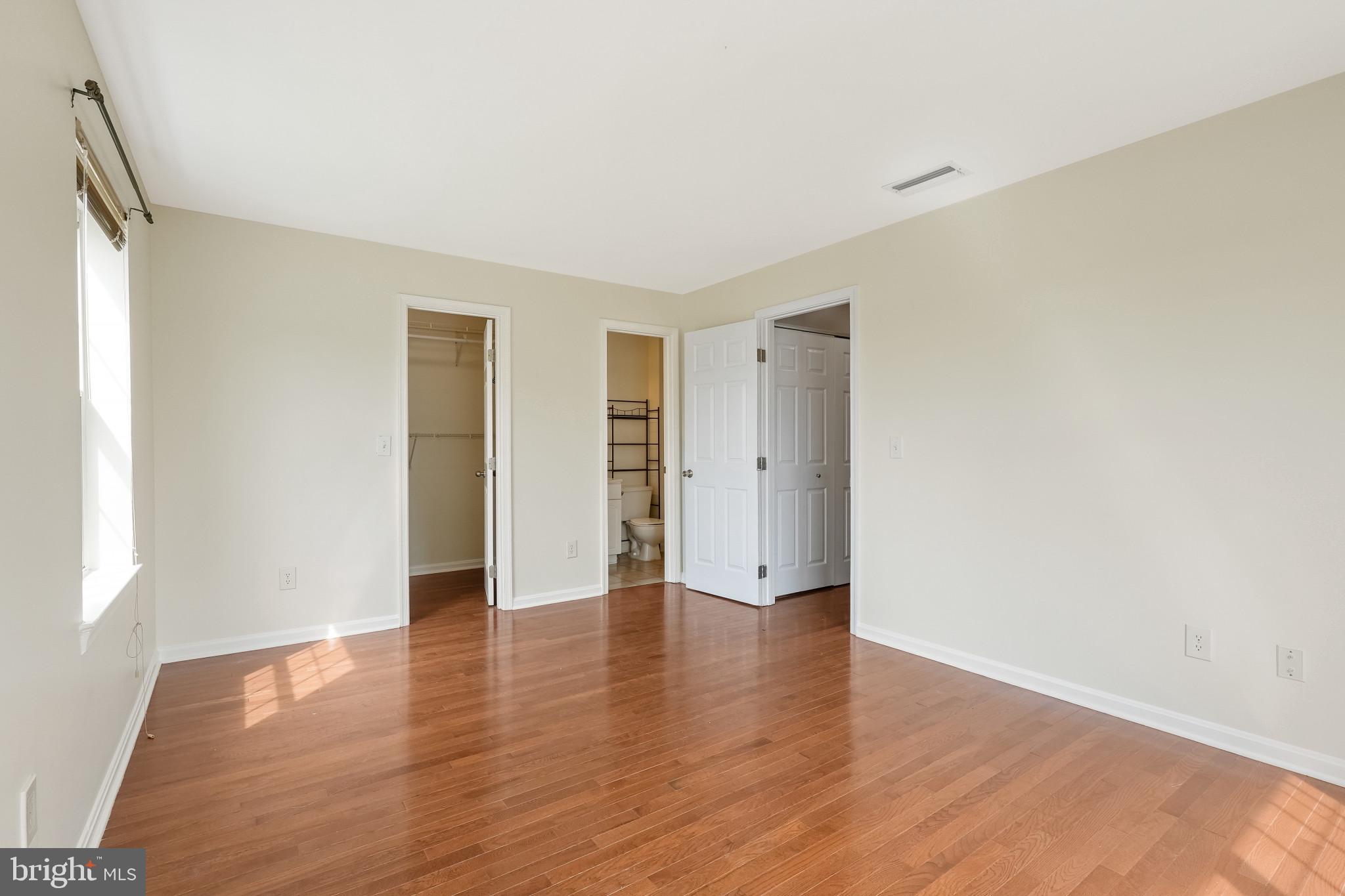 14807 Rydell Road, Unit 203 Centreville, VA 20121 - Photo 19 of 30 Master bedroom