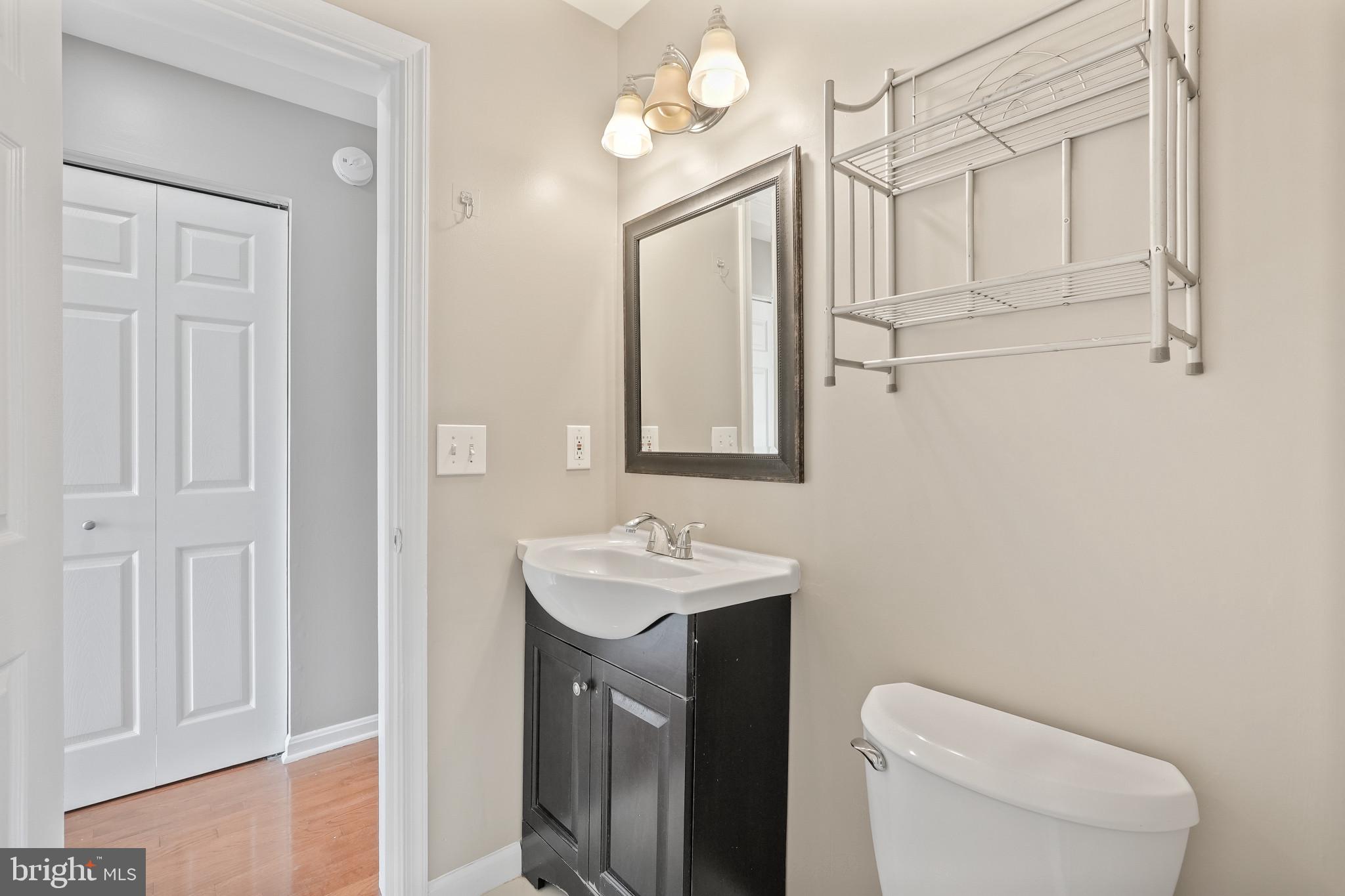 14807 Rydell Road, Unit 203 Centreville, VA 20121 - Photo 21 of 30 Bathroom