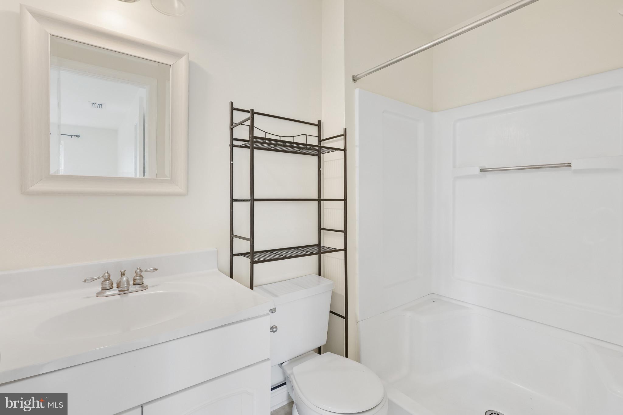 14807 Rydell Road, Unit 203 Centreville, VA 20121 - Photo 23 of 30 Master bathroom