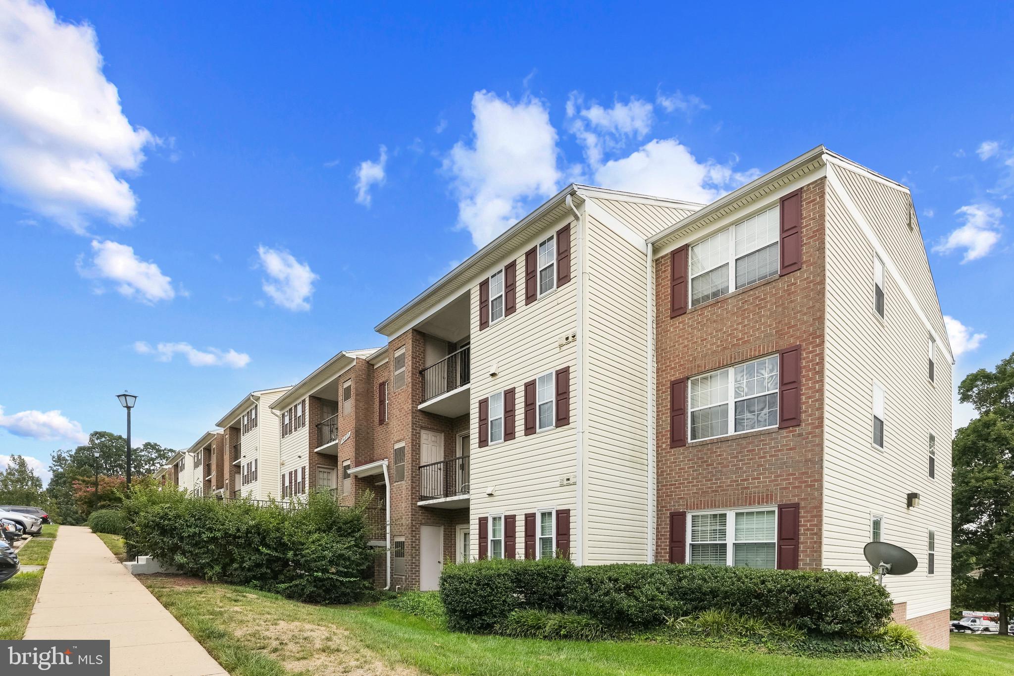 14807 Rydell Road, Unit 203 Centreville, VA 20121 - Photo 3 of 30 Overview Building