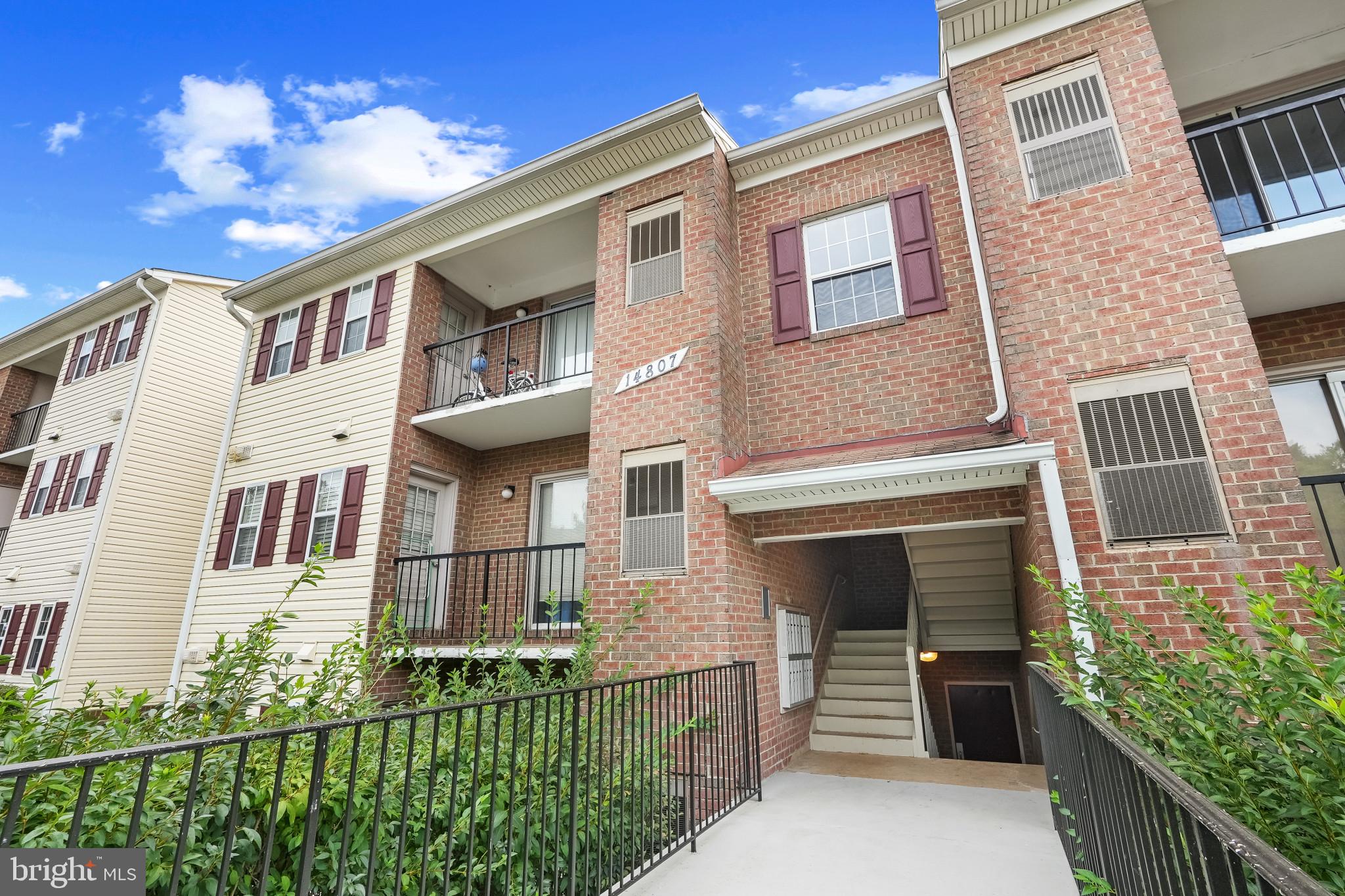 14807 Rydell Road, Unit 203 Centreville, VA 20121 - Photo 4 of 30 Building entrance