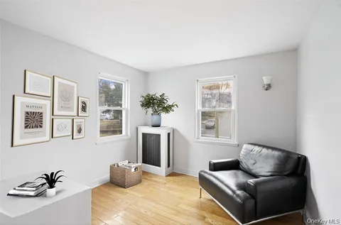 $959,000 | 43 Van Nostrand Avenue, Great Neck, NY 11024