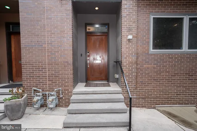 $1,239,000 | 810 North 24th Street, Philadelphia, PA 19130