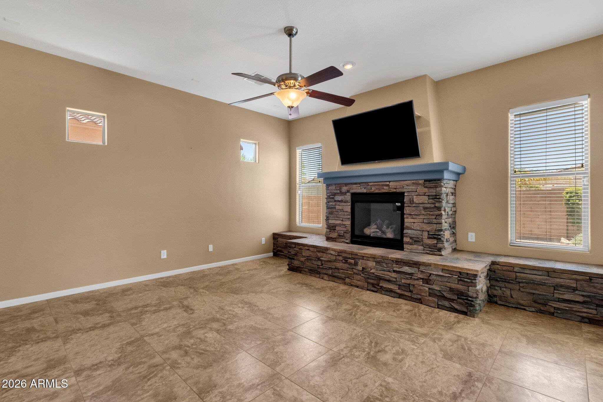 2403 East Robb Lane Phoenix, AZ 85024 - Photo 29 of 40