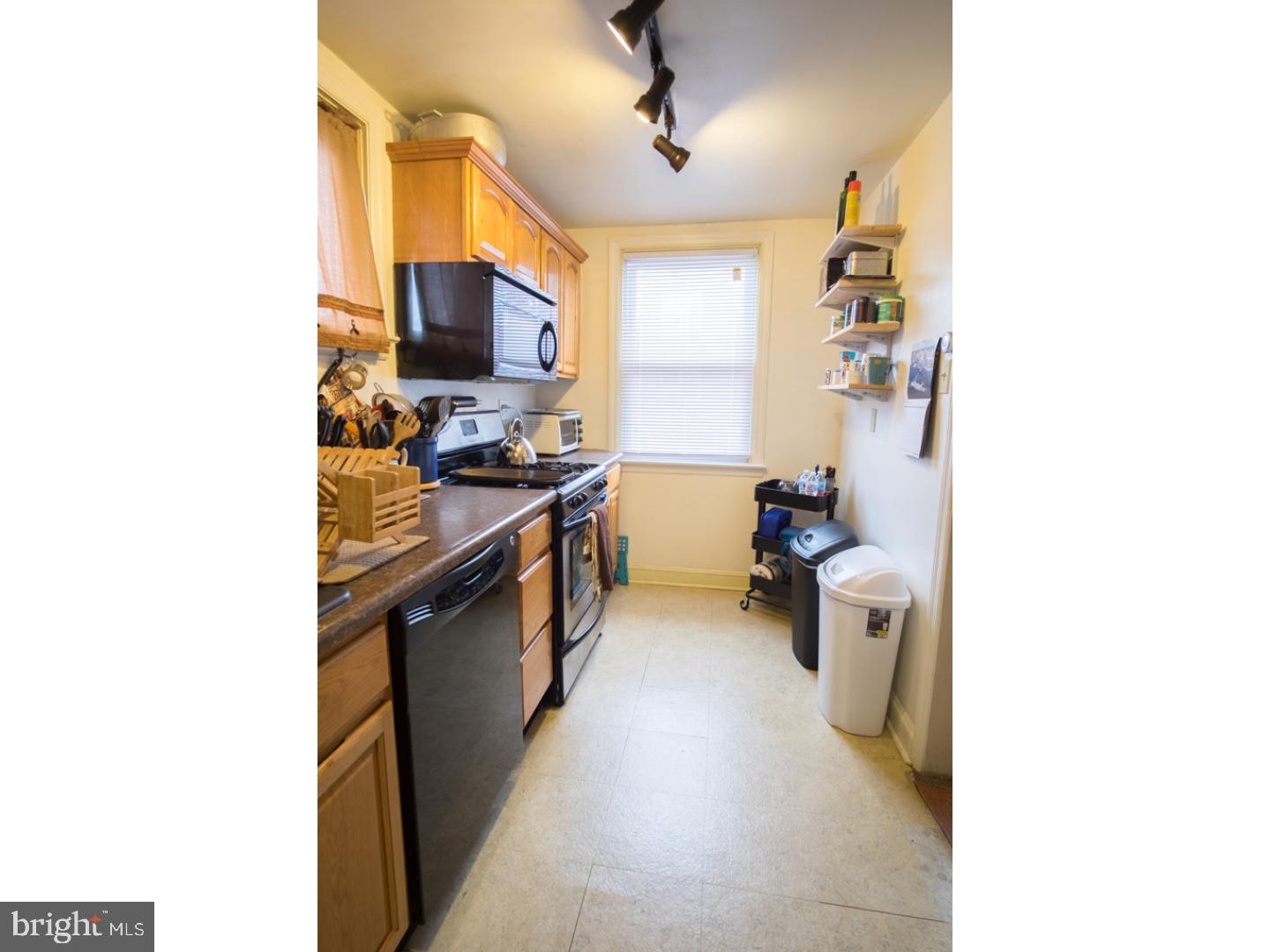 7528 Brentwood Road Philadelphia, PA 19151 - Photo 8 of 25 Kitchen