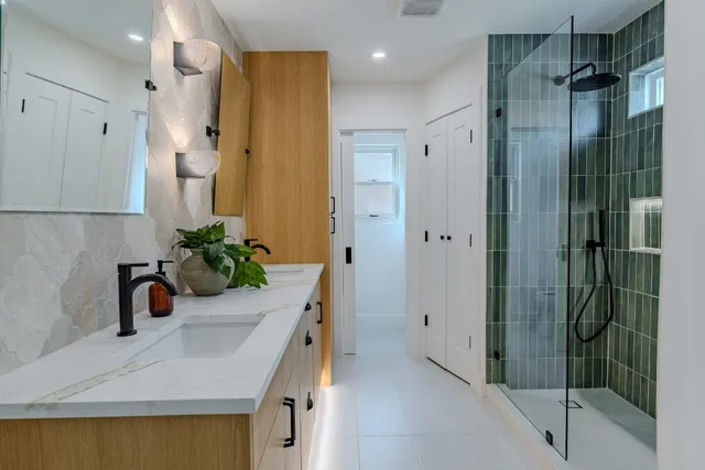 $679,500 | 2105 Trede Drive, Austin, TX 78745